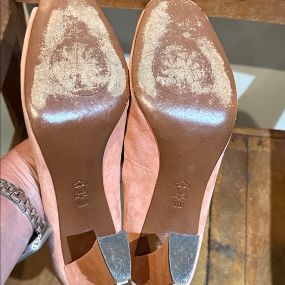 Tory Burch “Georgiana” Open Toe Pumps in Peach Suede – Size 10M - Picture 6 of 9